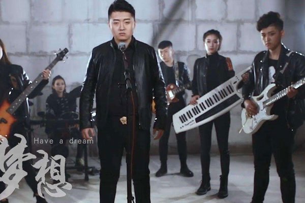 mc小洲三角恋事件 在什么地方进行直播