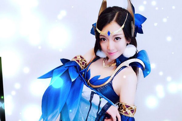 虎牙婷小姐个人资料 貂蝉出装s13是什么