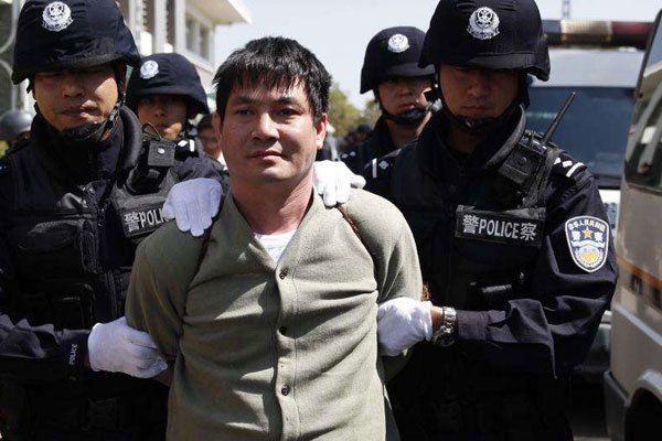 糯康打针注射全过程图片 是越南非常厉害的贩毒大佬