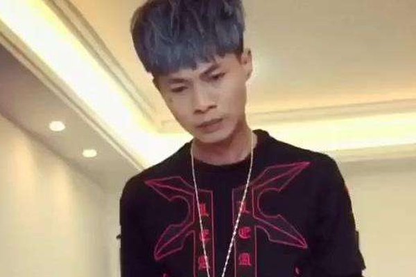 许华升公司多少身价 不是网上传的富家子弟出身