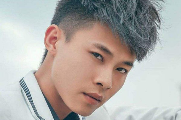 广西许华升身价过亿 已经创建了自己的公司
