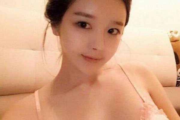 尹素婉大尺度热舞42秒 王校长花重金挖过来的女主播