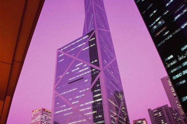 深圳中银大厦21楼灵异事件 为什么是红色的?辟邪