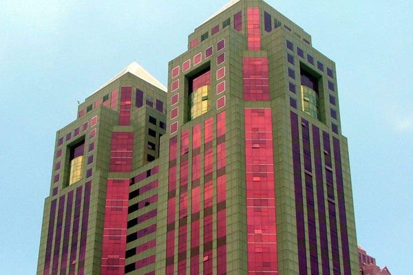 深圳中银大厦21楼灵异事件 为什么是红色的?辟邪