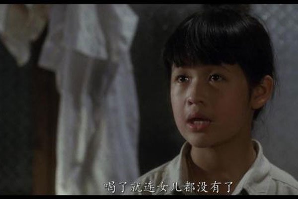 关佩琳在望夫成龙凸点了吗 当时的关佩琳还是童星