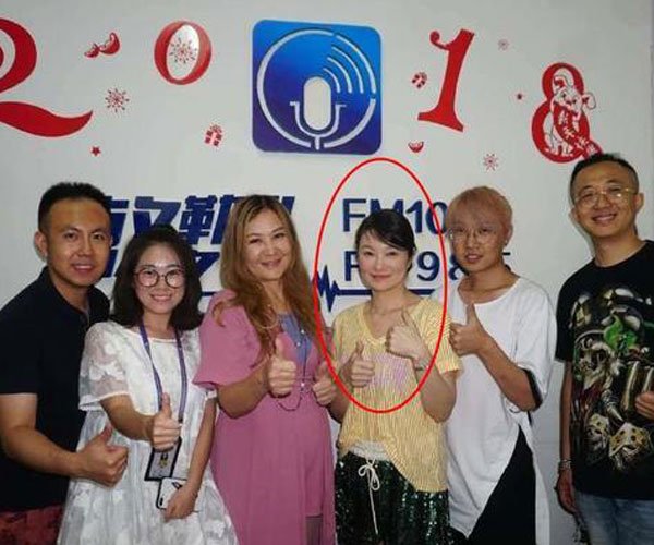张瑞竹被质疑演过三级片 火烧岛淋湿没有穿内衣