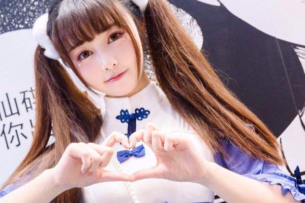 兰幼金个人资料黑历史 和摄影师之间的关系不一般