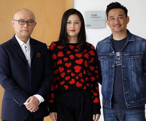黄澜几段婚史 因与丈夫理念不同而离婚了