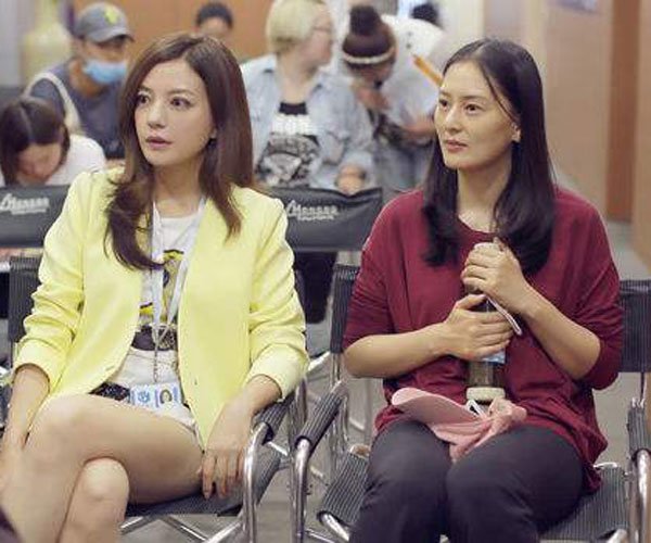 黄澜几段婚史 因与丈夫理念不同而离婚了