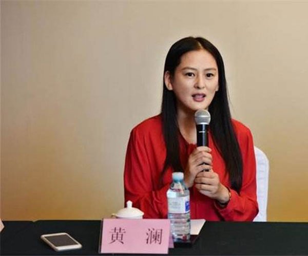 黄澜几段婚史 因与丈夫理念不同而离婚了