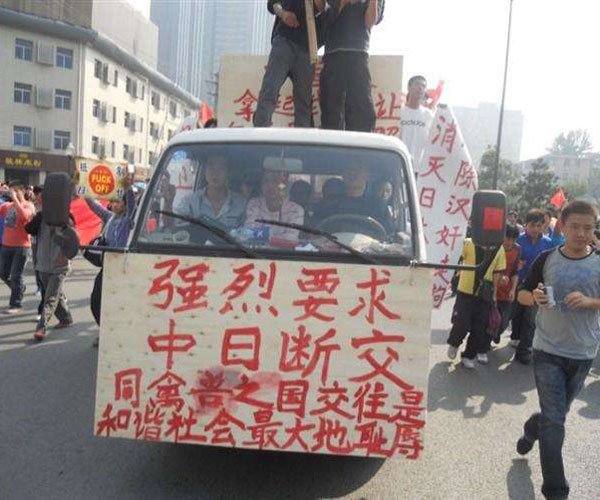 故乡的樱花开了什么梗 出处来自某个鸡场的故事