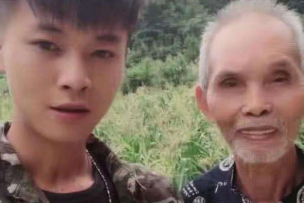 广西许华升家庭背景怎样 辍学开始小视频的拍摄