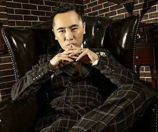 姜达赫是姜鹏亲生的吗 因为裙带关系才走到现在