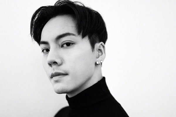 陈伟霆是炮王吗 和很多女明星的绯闻都很香艳