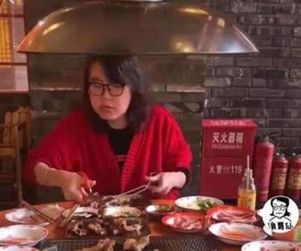 重庆大胃王浪胃仙是男是女 是云南的一名小伙子