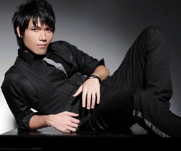 杨宗纬微博怼骂华晨宇 没有证据说明确有此事无中生有