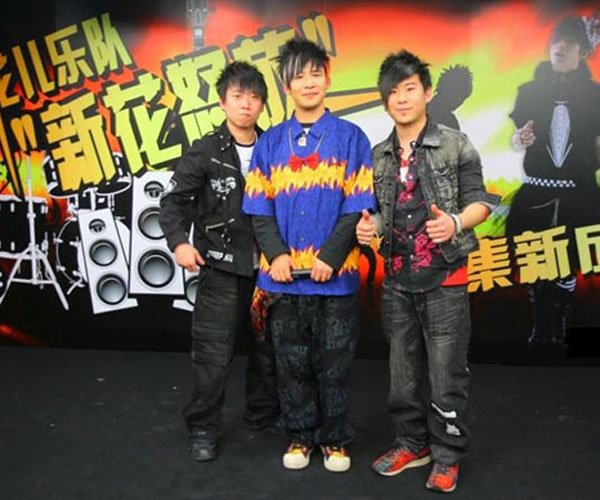 哎呀呀哎呀呀歌曲抖音版 花儿乐队解散后部分成员落魄