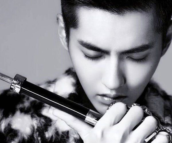 吴亦凡为什么叫加拿大炮神 还晒出了他的床照