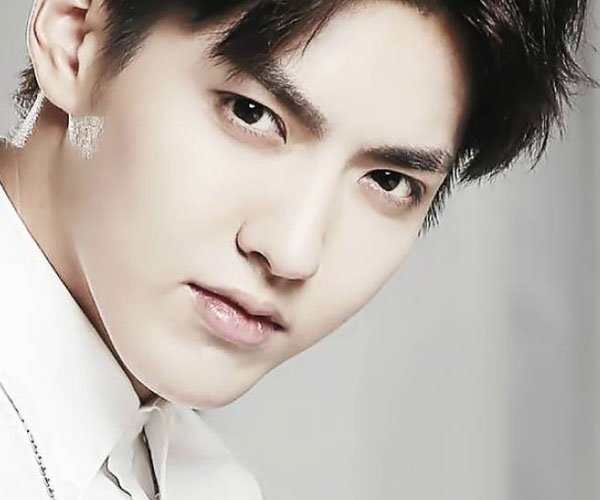吴亦凡为什么叫加拿大炮神 还晒出了他的床照