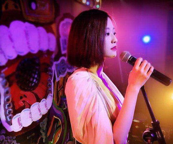 抖音躲进你的身体歌曲是什么名字呢 为什么不能使躲进爱人的身体