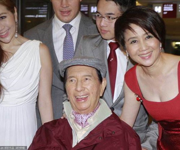 蓝琼缨14岁能满足赌王吗 她的报应是什么呢