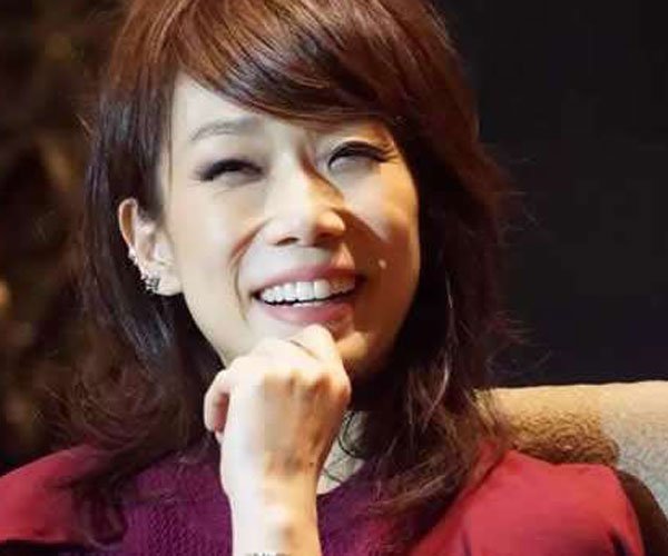 抖音几次真的想让自己醉被翻唱红了 不必在乎我是谁里的一句歌词