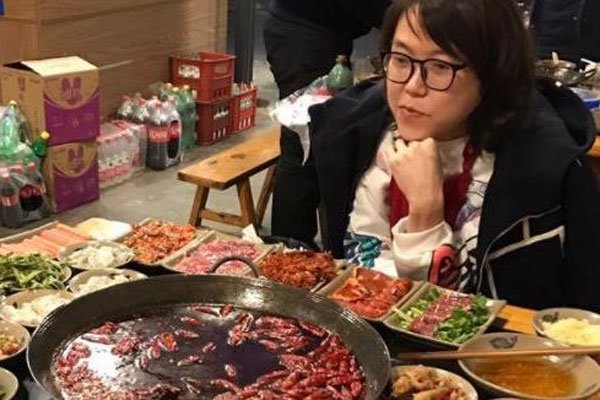 大胃王李杭泽是女的还是男的 为什么会被认为是女性