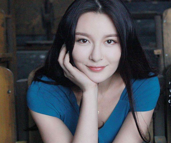 李萌萌胸围是多大 不仅长得漂亮身材也很好