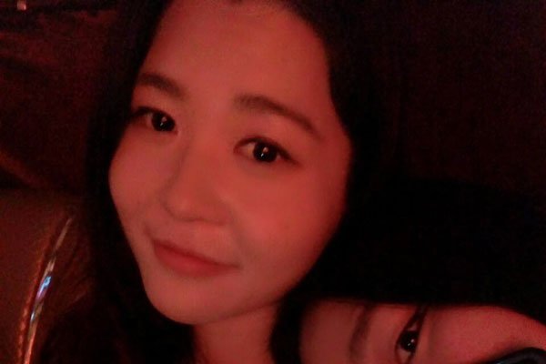 关佩琳最近的照片 退出娱乐圈已结婚生子