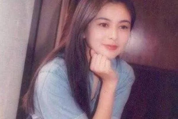 关之琳演过哪些出格电影 一直是单身,不会结婚了