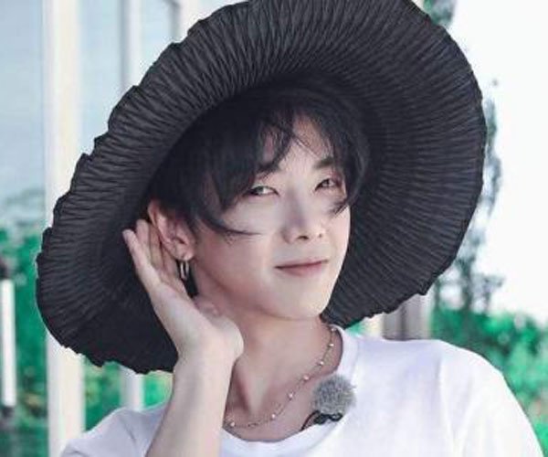 华晨宇前女友是谁 和万芙伽谈恋爱谈的像老夫老妻