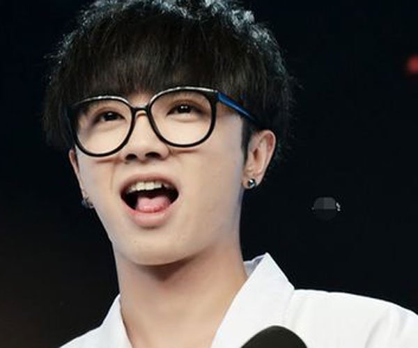 华晨宇前女友是谁 和万芙伽谈恋爱谈的像老夫老妻