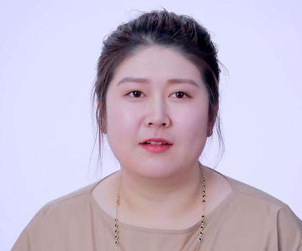 经纪人筱雅的资料 是张雨绮老板杨天真的亲戚?