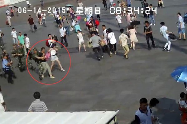 灵超沙河一中校园暴力事件 校草上一年就被群殴了