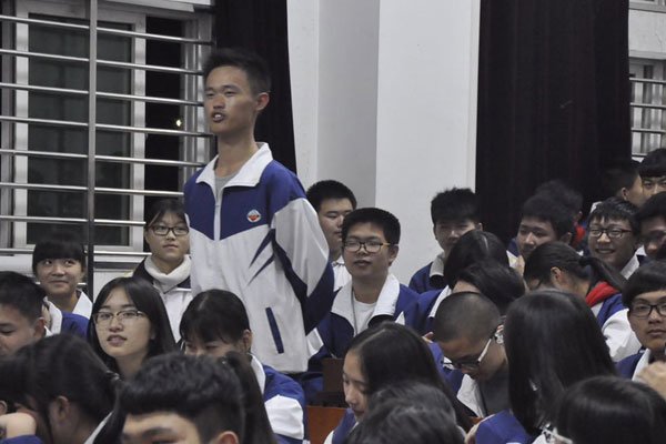灵超沙河一中校园暴力事件 校草上一年就被群殴了