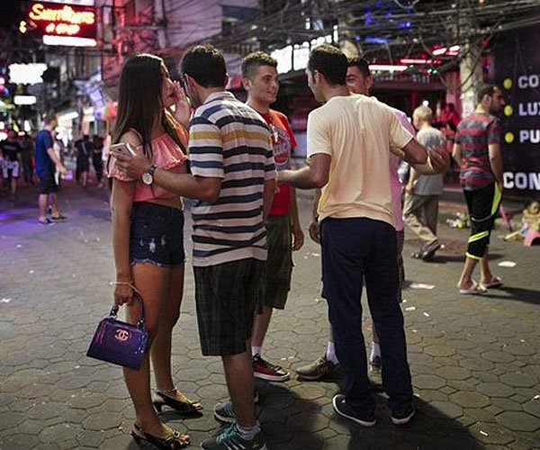 泰国女人地位低吗 泰国的服务是一种光明正大的职业
