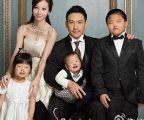 冯建老婆真的整容了吗 离婚只因老婆以前长的丑