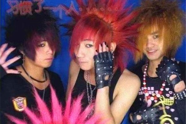 葬爱家族语录:不走寻常路 这个团体没有排他性