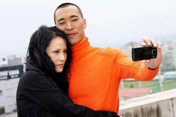 杨乃文事件是怎么回事 吴青峰粉丝问她为什么那么叼