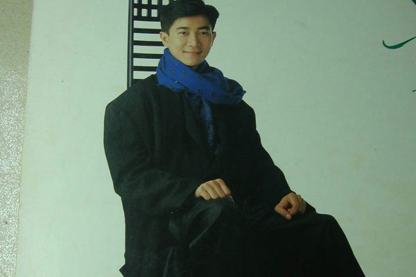 陈百强什么原因怎么走的 和张国荣都是通过了自杀的方式