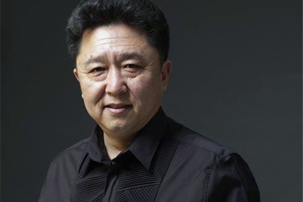 于谦家世显赫从父亲说起 拍戏认识了妻子白慧明