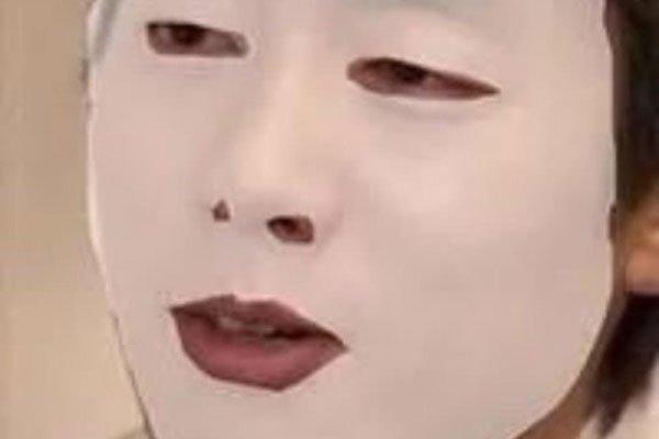 你好骚啊下一句女的怎么进行回应 为什么会穿着品如的衣服