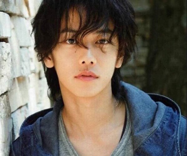 有人称佐藤健是渣男 和已婚广末凉子有不正当关系