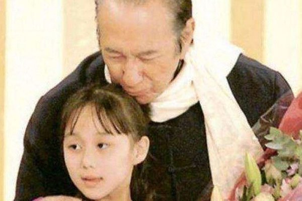 赌王何鸿燊78岁还能生孩子 四任太太17个孩子