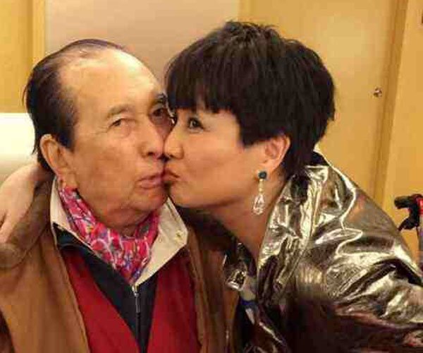 赌王七十多岁生孩子怎么做到的 为了家产生孩子是唯一的方法
