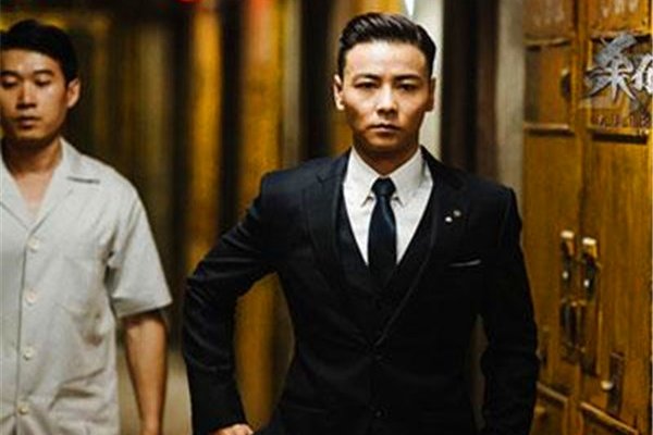 张晋西装暴徒是哪个电影 整个形象非常的禁欲