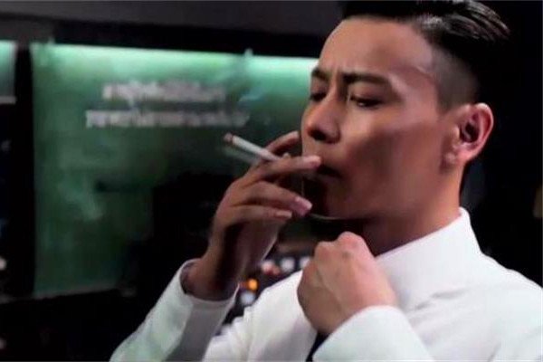 张晋西装暴徒是哪个电影 整个形象非常的禁欲