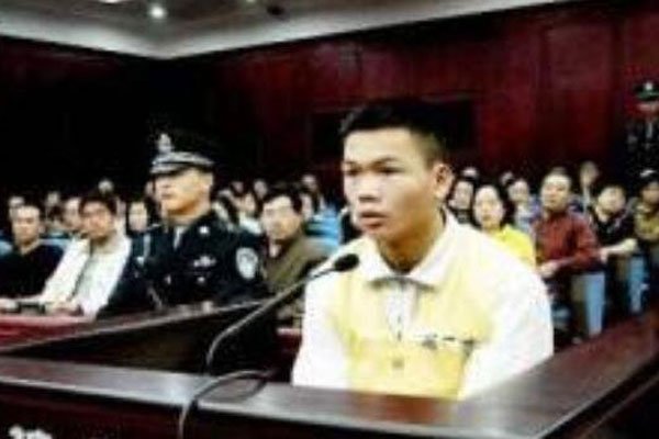 马加爵事件真实的起因及经过 宿舍一共住了几个人,重修了吗