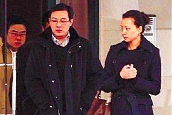 董卿老公密春雷前妻金晶 安于家庭主妇非常危险
