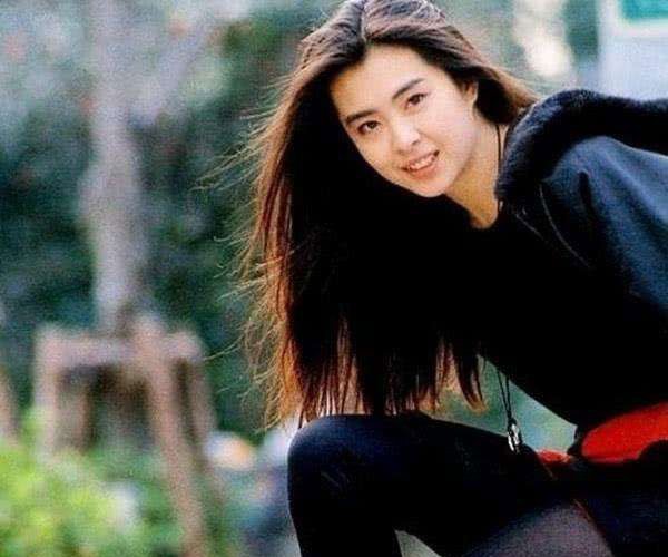王祖贤最不想回忆的电影片段 有一部电影中被坏人强行纹身